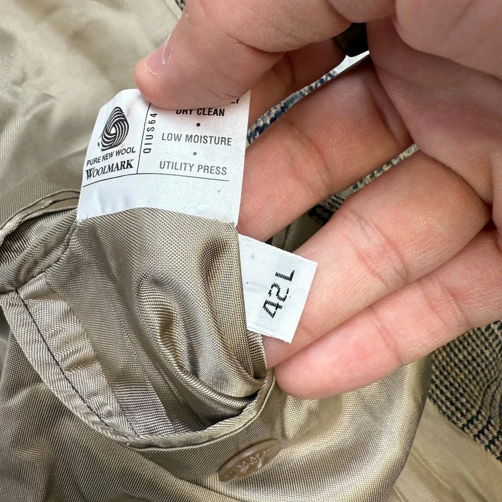 Tommy Hilfiger stain sleeve